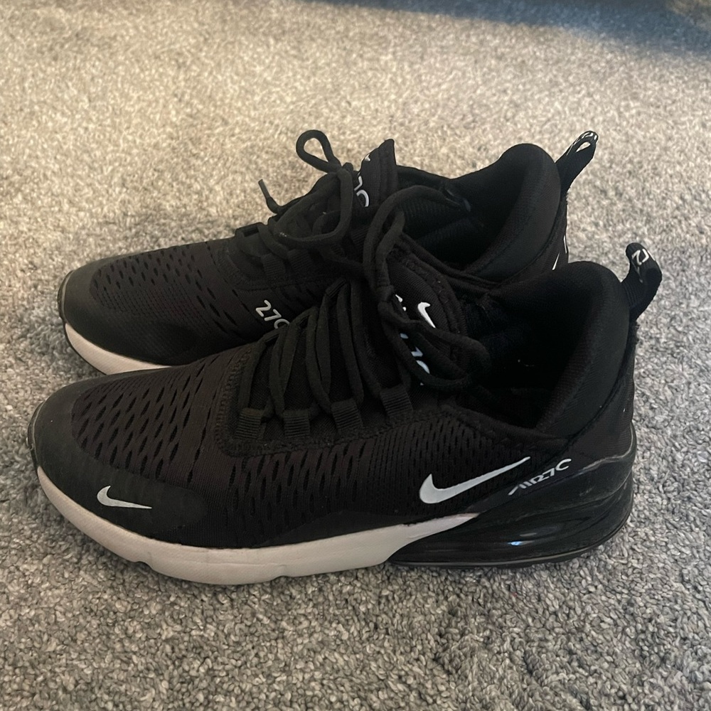 Nike 270s